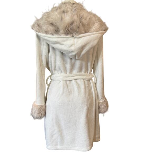 Pottery Barn PB Teen Faux Animal Fur Trim Hooded Robe Ombre Ivory Belt Tie EUC - Picture 3 of 12
